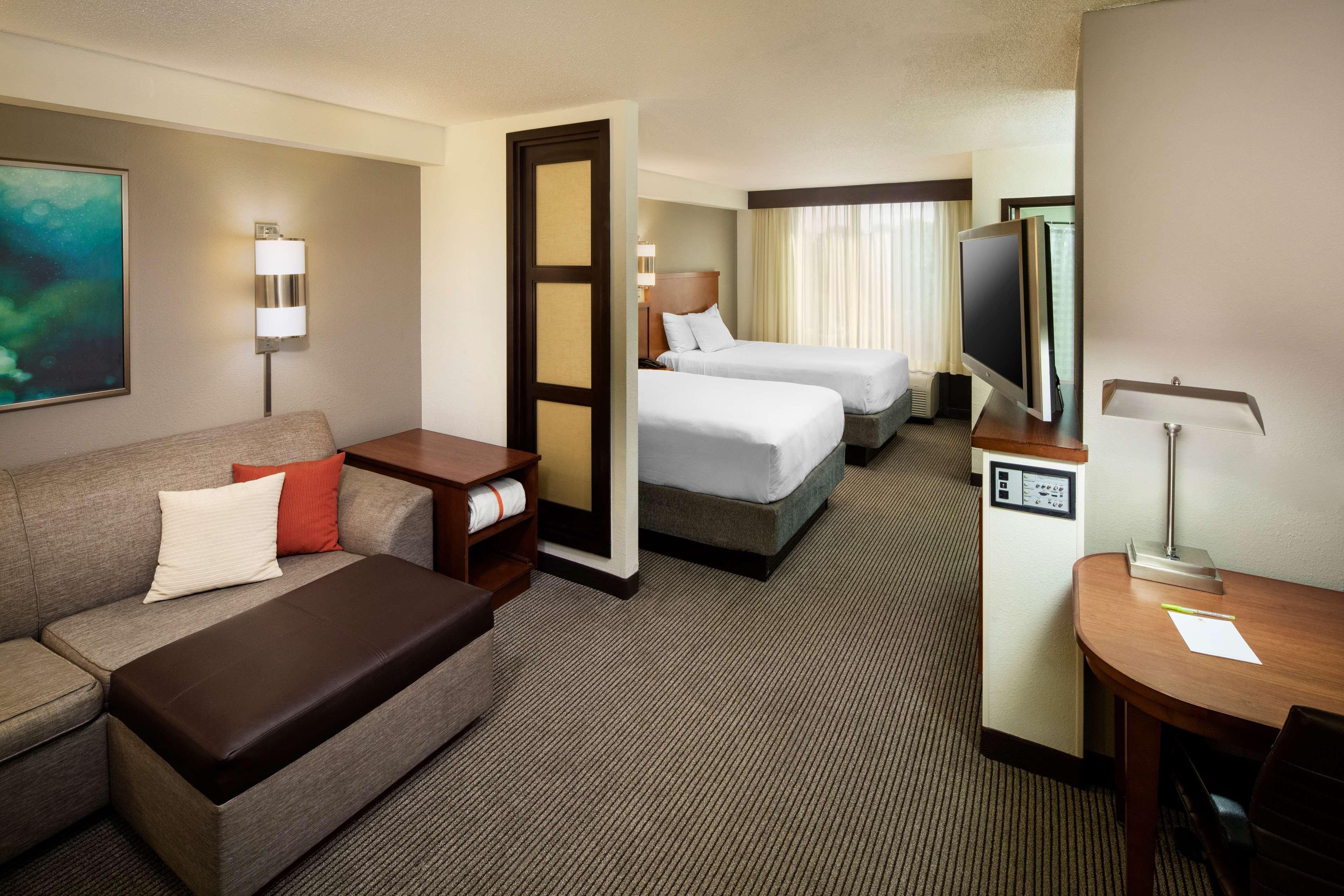 Hyatt Place Dallas Park Central Экстерьер фото