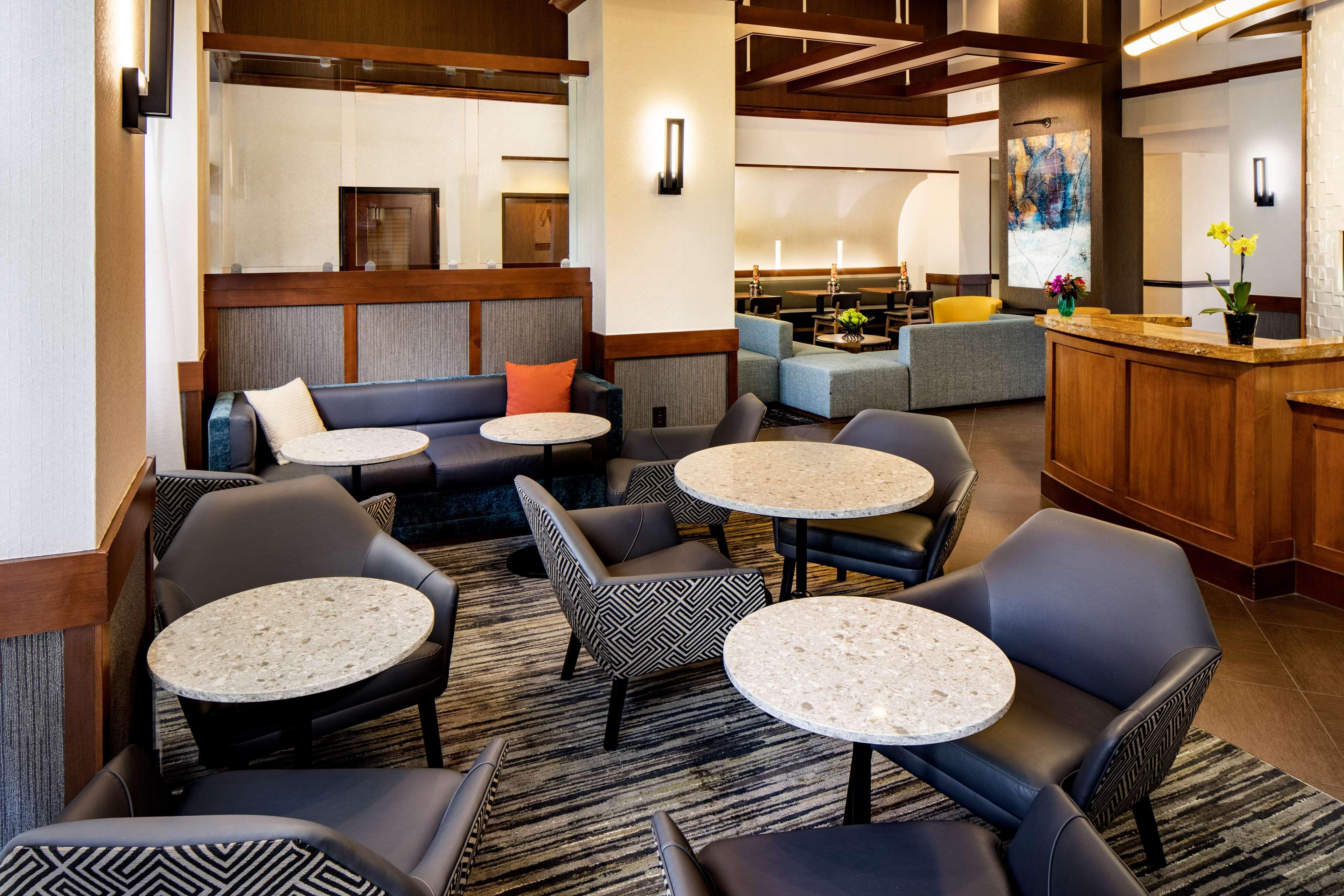 Hyatt Place Dallas Park Central Экстерьер фото