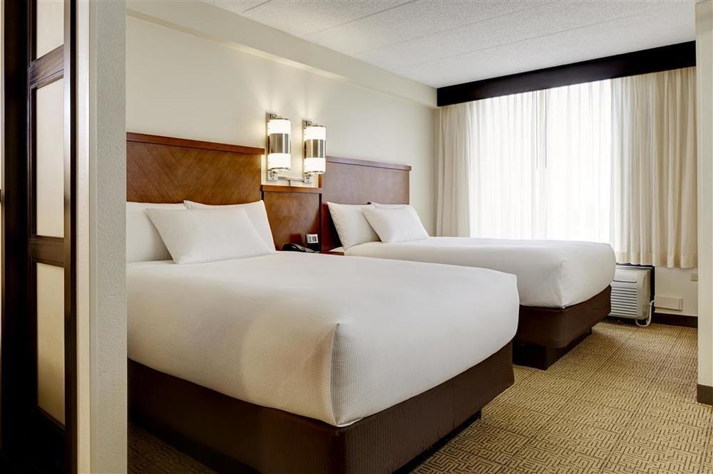 Hyatt Place Dallas Park Central Экстерьер фото