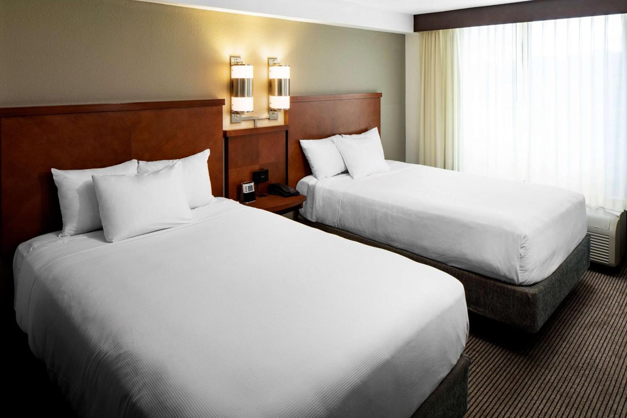 Hyatt Place Dallas Park Central Экстерьер фото