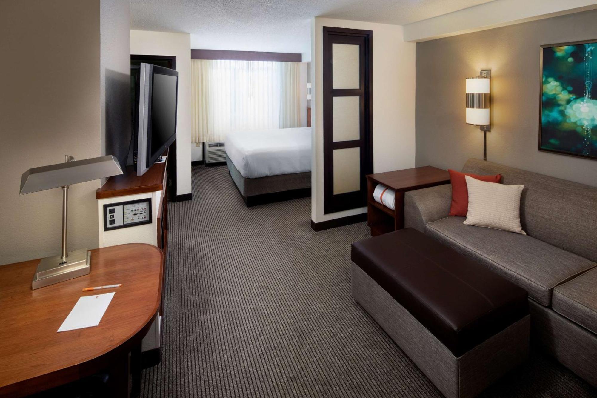 Hyatt Place Dallas Park Central Экстерьер фото