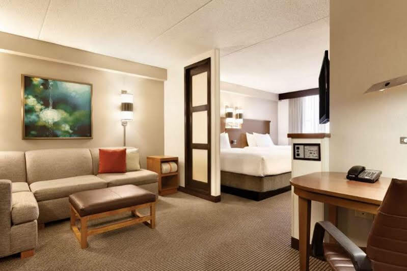 Hyatt Place Dallas Park Central Экстерьер фото